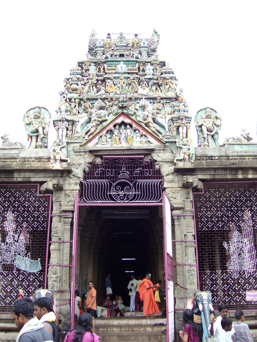 Tirukutralanathar Temple Kutralam – ancient Shiva temple near waterfalls